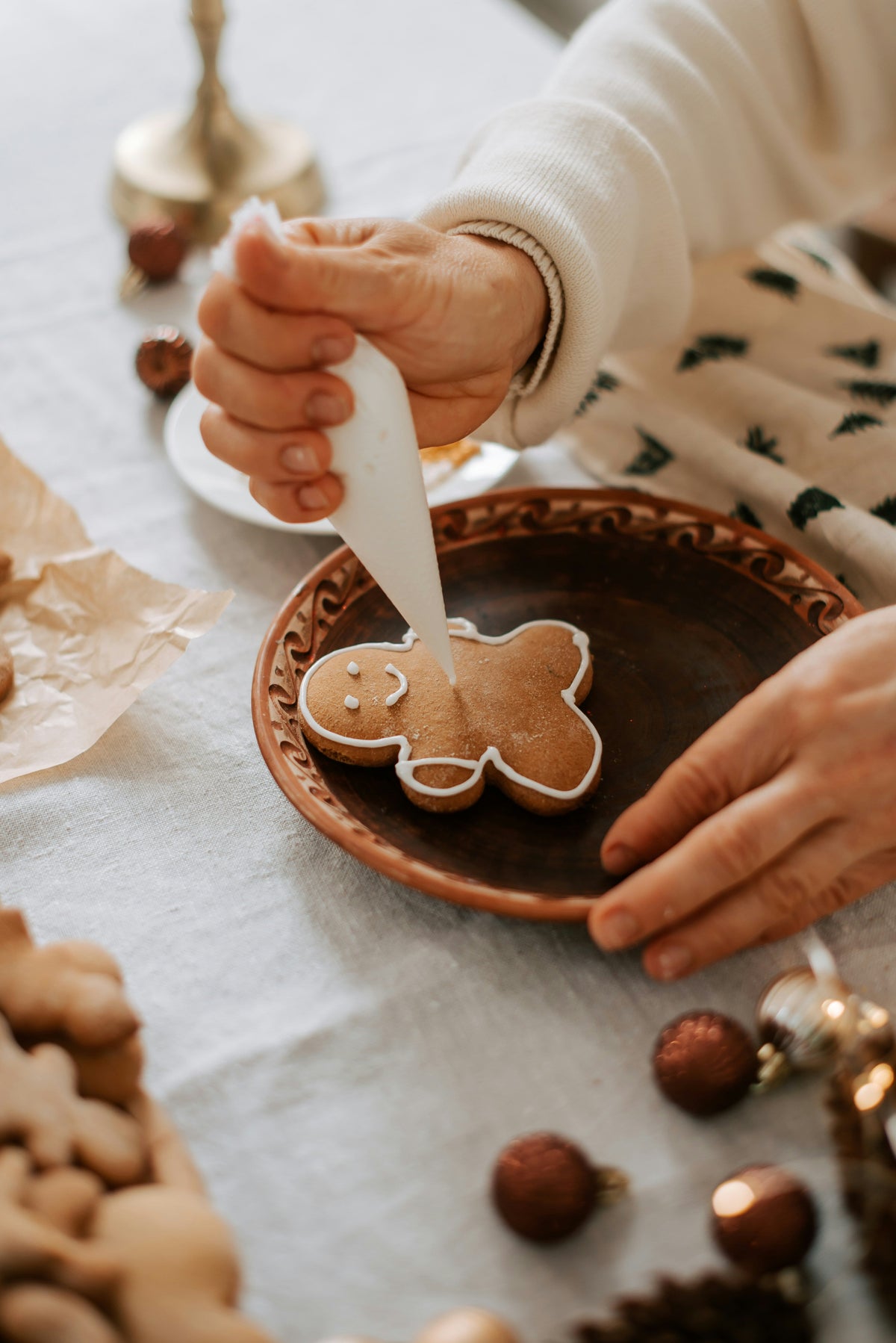 Sand + Paws Spiced Gingerbread 12 oz scented candle